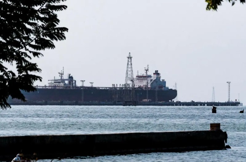 » 5、美首次轰炸委内瑞拉地面目标  为偏远港口据央视新闻报道，多名知情人士透露，美国中央情报局本月早些时候对委内瑞拉沿海一处港口设施实施无人机打击，这是已知的美国首次对委内瑞拉境内目标发动直接军事攻击