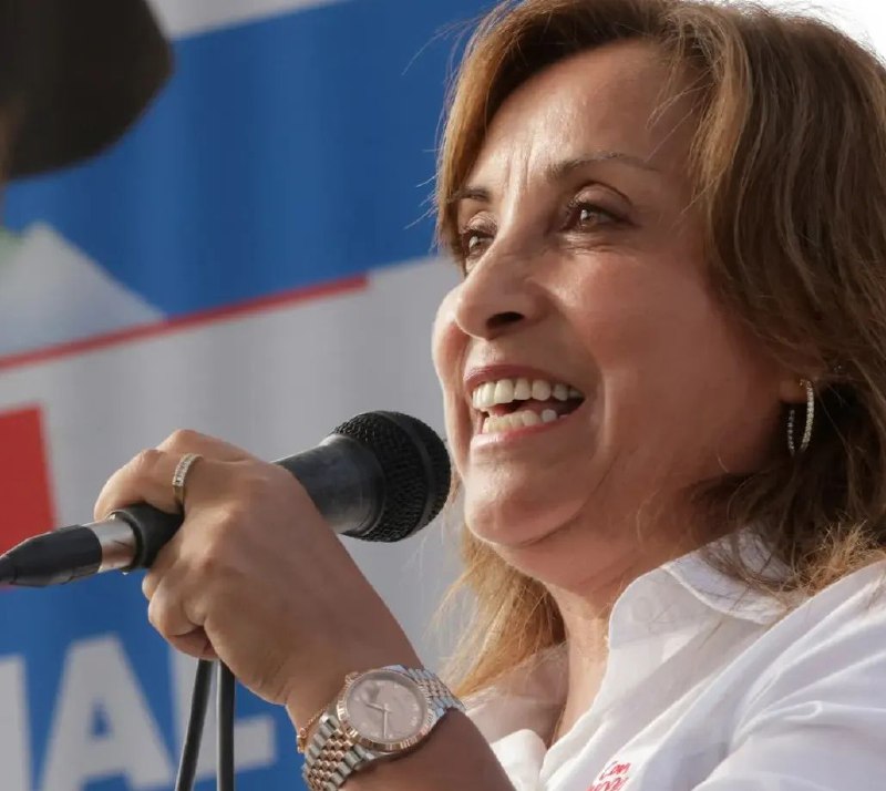 » 7、警察砸门突袭抄家 秘鲁总统带劳力士手表引发政治动荡当地时间3月30日，秘鲁有关部门突击搜查了博卢阿特的住所