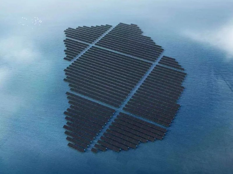 » 10、烟台开建大型固定式海上光伏项目澎湃新闻12月26日从中国广核集团（下称中广核）获悉，全国首个大规模近海桩基固定式海上光伏项目——中广核烟台招远400兆瓦（40万千瓦）海上光伏项目正式开工