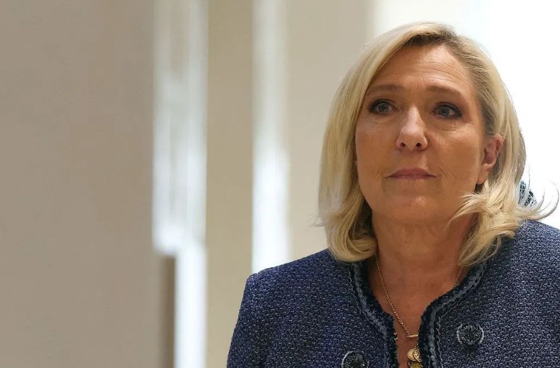 » 九. 法国极右翼领导人勒庞被剥夺参选下届总统资格 罪名为挪用欧盟公款当地时间3月31日，巴黎刑事法院宣布，法国检方此前对法国极右翼“国民联盟”领导人玛丽娜·勒庞挪用欧盟公共资金的指控成立