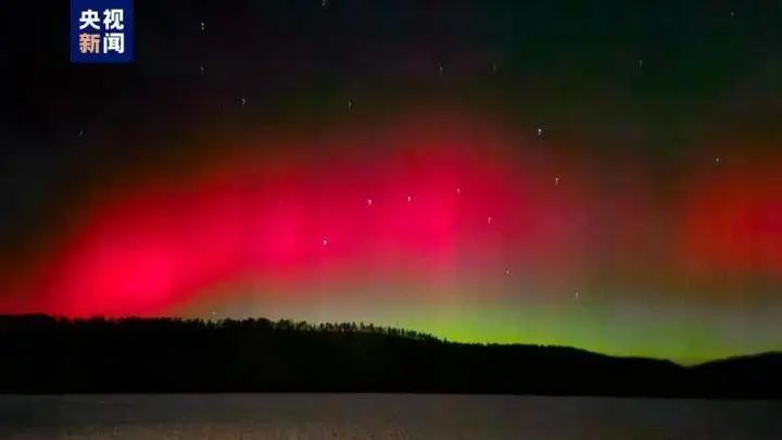 » 14、中纬度的北京罕见出现极光与地磁暴有关12月1日晚，在黑龙江省大兴安岭地区漠河、塔河等地出现极光，不少当地居民以及游客拍摄到这一美景