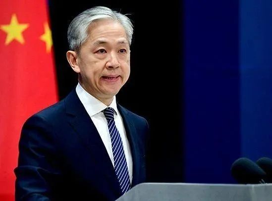 » 2. 中国海军编队抵达缅甸开始友好访问当地时间11月27日海军第44批护航编队抵达缅甸仰光，开始进行为期4天的友好访问