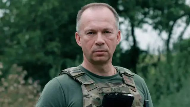 » 6、乌克兰官方确认更换军队总司令当地时间周四，乌克兰总统泽连斯基在社交媒体上宣布，新团队将接管乌克兰武装部队的领导权，亚历山大·瑟尔斯基被任命为乌克兰武装部队新的指挥官，前任总司令扎卢日内已被免职