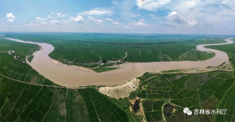 » 14. 吉林扶余河堤决口，开始转移下游人口8月9日，澎湃新闻从吉林松原市应急管理局、扶余市更新乡政府等处工作人员确认，扶余市政府防汛抗旱指挥部于当天发布了《关于迅速转移避险的紧急通知》