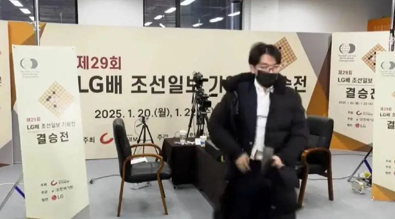 » 6、 中国围棋协会回应柯洁退赛：受到裁判过度干扰北京时间1月23日，第29届LG杯世界围棋棋王战决赛中，柯洁抗议裁判判罚，经过2小时的长时间中断，柯洁返回到比赛间，然后将自己的东西收拾好，衣服穿上直接离开了