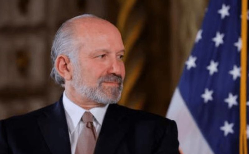 » 5. 美商务部长：把半导体制造业从台湾地区移回来综合外电报道，在美国总统特朗普宣布全面开征关税后，美国商务部长霍华德·卢特尼克表示，政府的策略是提高国内工厂生产量，包括把半导体制造业从台湾地区移回来，并说苹果应该在美国用机器人制造iPhone