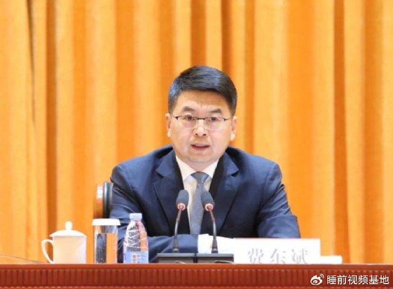 » 2、国家铁路局局长费东斌倒台交通运输部党组成员，国家铁路局党组书记、局长费东斌涉嫌严重违纪违法，目前正接受中央纪委国家监委纪律审查和监察调查