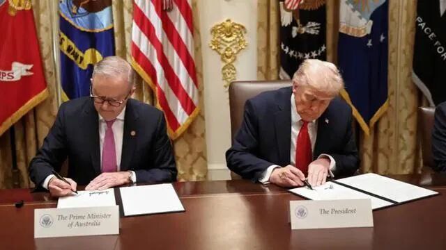 » 3、美国和澳大利亚签订关键矿产协定 包含稀土合作据参考消息报道，当地时间20日，美国总统特朗普在白宫与到访的澳大利亚总理安东尼·阿尔巴尼斯共同签署了一项稀土矿物协议