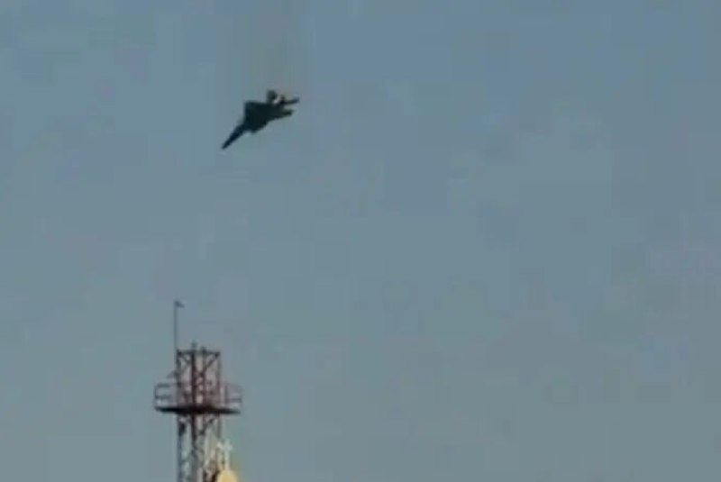 » 9、 《华尔街日报》：三架美军F-15被击落原因是科威特F/A-18战斗机开火据《华尔街日报》3日援引消息人士的说法报道，三架美军F-15战斗机被击落，是因为一架科威特F/A-18战斗机的“友军开火”