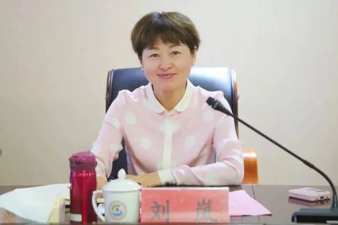 » 6、 贵阳“70后”女副市长倒台贵州省反腐败斗争持续发力，2月以来，已有9名厅局级官员被查，最新被查的是贵阳副市长刘岚