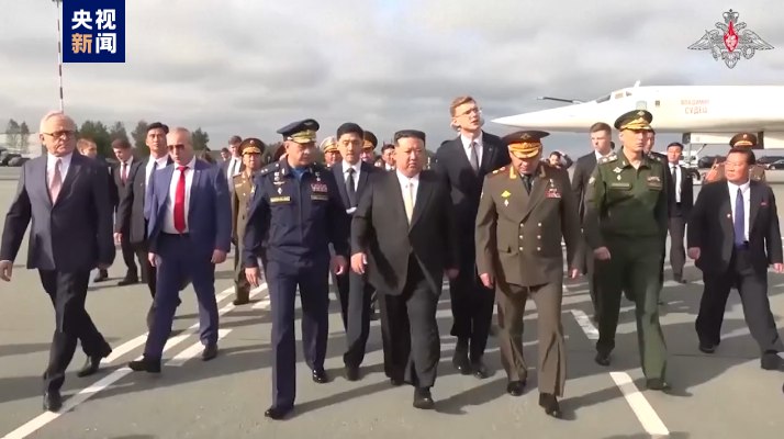 » 11. 金正恩参观俄军机制造厂、军舰 more… more…金正恩抵达克涅维奇机场，俄罗斯国防部长绍伊古在机场迎接