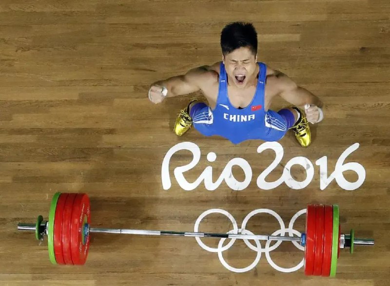 » 2、奥运冠军吕小军兴奋剂案确认 禁赛到2026北京时间5月24日消息，近日，国际体育仲裁院反兴奋剂部门发布裁决声明，维持对举重奥运冠军吕小军的4年禁赛处罚，禁赛期提前至2022年10月30日开始