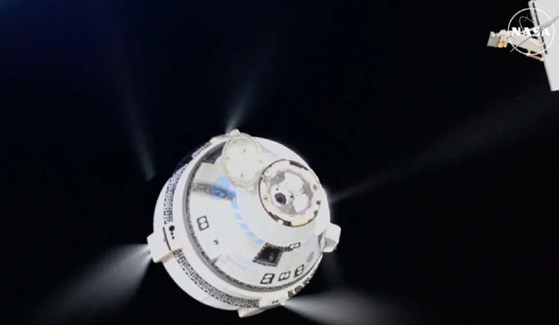 » 11、波音星际客机飞船自动返回地球 宇航员等龙飞船来接北京时间7日中午，滞留太空多日的波音“星际客机”飞船在不搭载宇航员的情况下，返回地球，“成功降落”