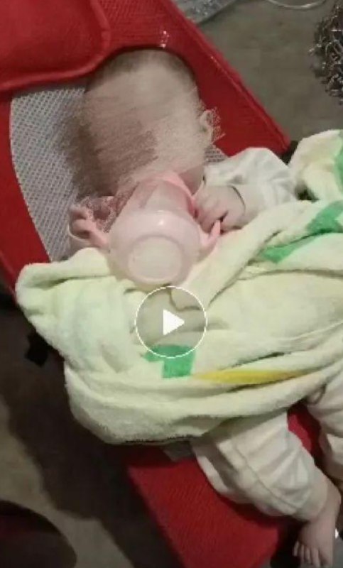 » 1、8个月女婴被饿到仅6斤，日常主要喝山药粉8个月大的女婴被饿至皮包骨、病情危重住进儿童重症监护室？近日，网上流传这一信息