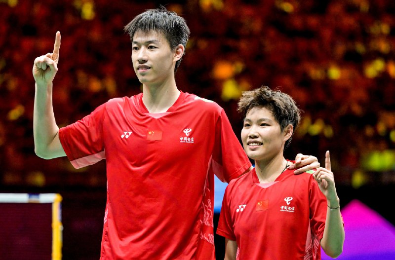 » 9、中国羽毛球队获得苏迪曼杯冠军在2025年苏迪曼杯世界羽毛球混合团体锦标赛决赛中，中国队以3:1战胜韩国队，获得四连冠