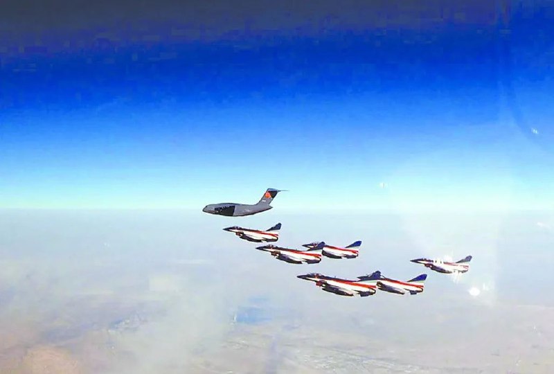 » 8、空军八一飞行表演队到达沙特阿拉伯29日，空军八一飞行表演队7架歼-10表演机从西北某机场起飞，顺利抵达沙特阿拉伯利雅得，应邀参加于2月4日至8日举行的第二届沙特国际防务展并进行飞行表演