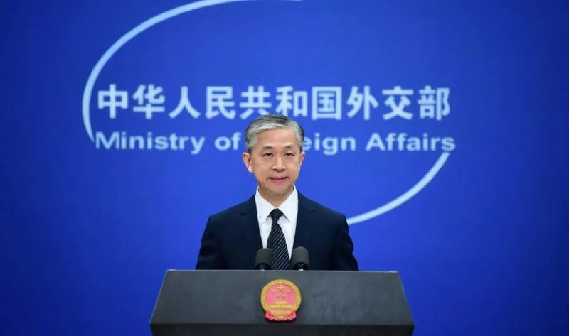 » 4、最近每月都有几十名赴美人员被遣返 包括留学生1月4日，外交部发言人汪文斌主持的例行记者会上有记者提问，据报道，多名中国留学生近期入境美国时遭到长时间盘查，并被检查手机、电脑等随身电子设备，一些学生的签证被注销，并被告知5年内不得入境美国