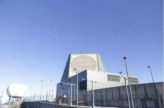 » 1. 台湾炫耀远程雷达能力：监控解放军火箭军在内蒙古“多波试射”据台媒报道，台防务部门13日上午“罕见”发布新闻稿，称对解放军火箭军部队13日凌晨在内蒙古地区进行的多次试射行动“全程监控”，引发舆论关注