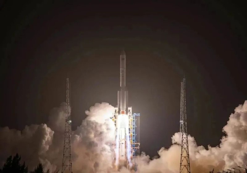 » 15、长征五号火箭时隔三年再次发射2023年12月15日21时41分，长征五号遥六火箭在文昌航天发射场点火升空，成功将遥感四十一号卫星送入预定轨道，发射任务取得圆满成功