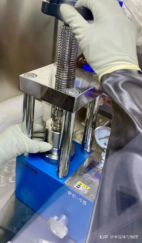 » 4. 全世界验证韩国室温常压超导体技术 数万人围观知乎答主复现实验7月26日，韩国研究团队发布论文，声称成功发现了世界上首个室温超导体“LK-99”，该材料在常压下127摄氏度就可以达到超导临界点