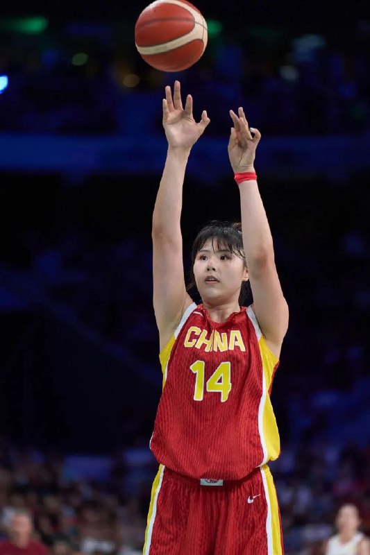 » 13. 新华社：无缘奥运八强，中国女篮怎么了？巴黎奥运会上，中国女篮最终排名第九，未能晋级八强，整个过程如“过山车”一般