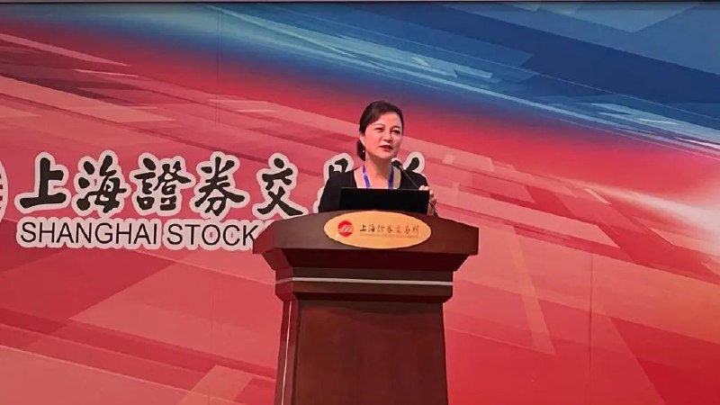 » 7. 贵州茅台董秘：员工离职率万分之三，有的员工四代都在茅台10月18日，在沪市公司高质量发展集体路演现场，贵州茅台副总经理、财务总监、董事会秘书蒋焰表示，消费者、投资者以及经销商、供应商都是茅台的情感、命运以及利益共同体，“很多人因为持有茅台的股票而改变了他的一生以及家庭的生活，也看到很多是三代人一起去参加股东大会