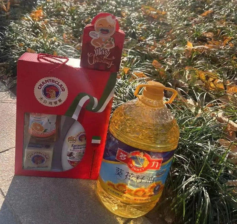 » 6. 杭州一小区年赚200万元，连续第二年分红这两天，杭州临平梧桐蓝山小区业主在朋友圈晒出照片给自家小区点赞，称小区年底开始给业主分红啦！记者从梧桐蓝山业委会了解到，这已经是小区第二年给业主分红了