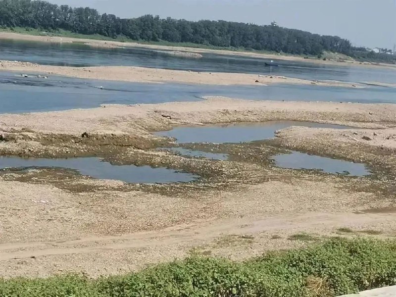 » 7. 湖南常德2名初中生在河床溺亡 家长：上游水电站排水量突增近日，两名14岁的初中男生在湖南省常德市桃源县沅江不幸溺水身亡