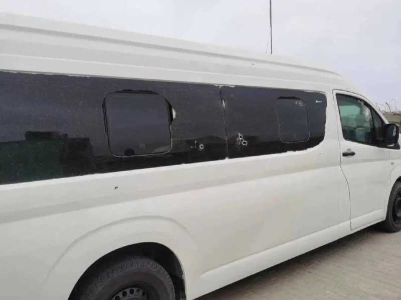 » 5. 俾路支解放军攻击巴基斯坦瓜达尔港中方车队据巴基斯坦当地媒体报道，巴基斯坦瓜达尔港当地时间13日上午突然传出爆炸声和枪声，中方工程师车队疑似受到针对袭击，防弹车受到枪击，23名人员安全