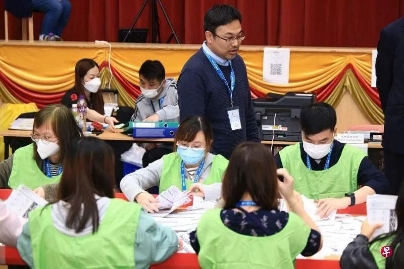 » 9、香港区议会选举投票率27.54% 为回归以来最低香港官方公布，12月10日举行的区议会选举地方选区投票率为27.54%，为回归以来的最低水平