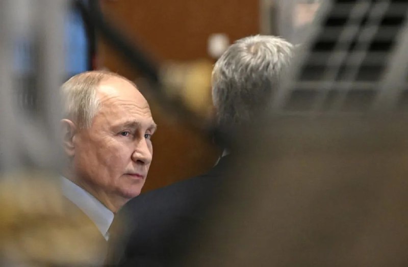 » 1、普京：民族要生存，每家生两个；国家想发展，每家生三个2月15日，俄罗斯总统普京在发表讲话时称，如果想要这个种族生存下来，那么每个家庭都应该至少生两个孩子