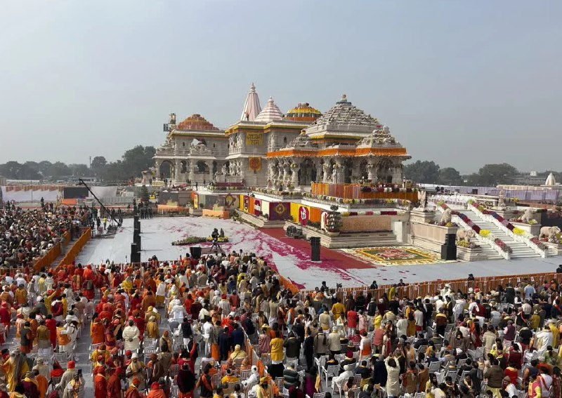 » 11. 莫迪主持罗摩神庙揭幕仪式 曾是当代宗教冲突争议地点当时间1月22日，印度北方邦阿约提亚举行印度教罗摩神庙的揭幕仪式，印度总理莫迪出席并主持仪式