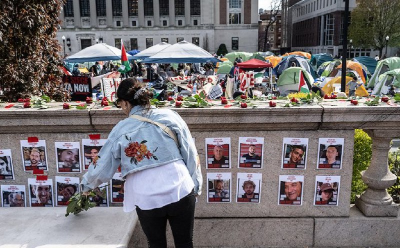 » 11. 美国反以色列抗议活动已有数百人被捕2024年4月24日，美国众议院议长迈克·约翰逊现身纽约的哥伦比亚大学校园，谴责抗议活动是“暴民统治”，必要时“将动用国民警卫队”