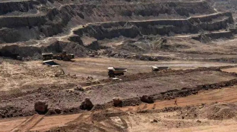 » 4、刚果(金)恢复钴出口 实行配额制作为全球第一大钴供应国，刚果（金）在实施七个月钴出口禁令后，近日通过战略矿产市场监管控制局（ARECOMS）宣布政策调整