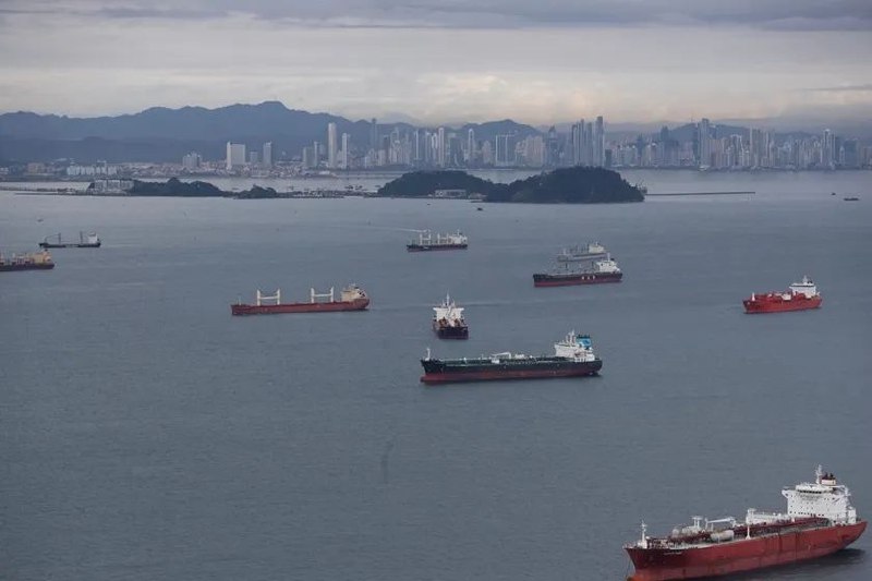 » 17. 巴拿马运河口135艘货船等待通行 限行令将持续到明年上半年持续干旱将长期影响巴拿马运河正常通行