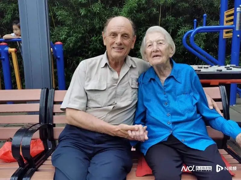 » 14. 国际共产主义战士、“友谊勋章”获得者伊莎白逝世，享年108岁8月20日，中国工合国际委员会顾问伊莎白·柯鲁克女士，国际共产主义战士、教育家、人类学家，新中国英语教学拓荒人，北京外国语大学外国专家、终身荣誉教授，于当天0时59分在北京逝世，享年108岁