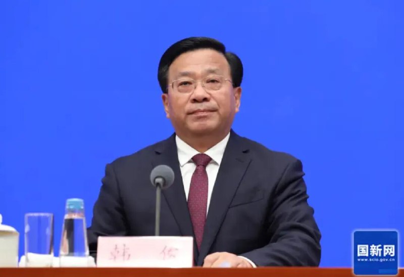 » 1、黄淮地区阴雨影响秋收 农业部派出4个工作组分配机械据《农民日报》报道，10月5日，农业农村部党组书记、部长韩俊主持召开视频调度会，调度分析近期连阴雨天气对黄淮地区秋收影响，部署做好秋粮抢收抢烘及秋冬种工作