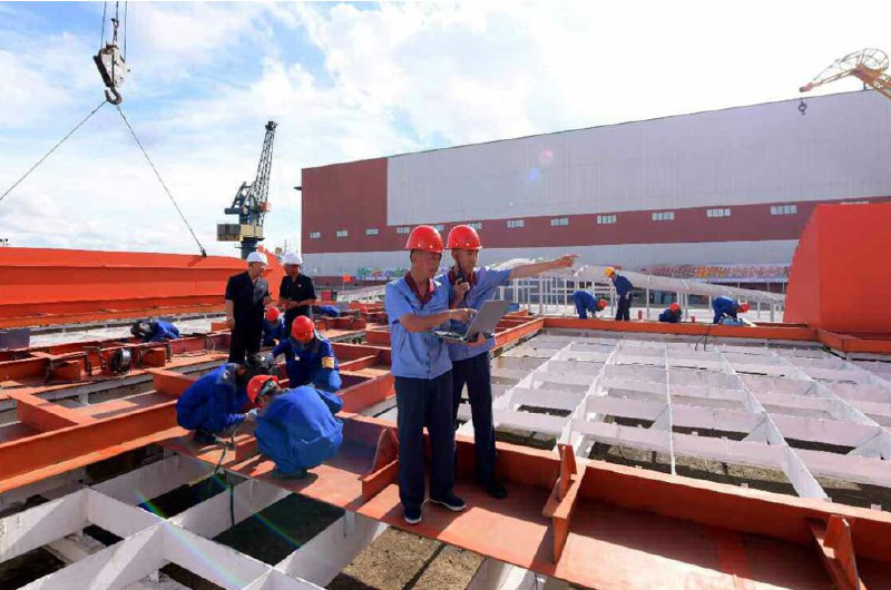 » 12 、 朝鲜一年内再建造一艘5000吨级驱逐舰据朝中社22日报道，朝鲜南浦造船厂将在2026年10月10日，即朝鲜劳动党建党纪念日之前再建造一艘5000吨级驱逐舰