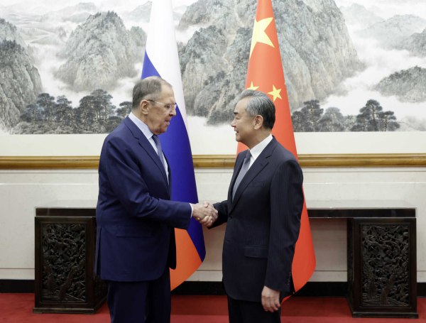 » 7. 王毅会见俄外长拉夫罗夫10月16日，王毅在钓鱼台国宾馆会见俄罗斯外长拉夫罗夫