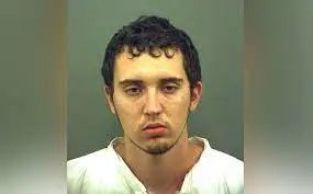 » 12、90次终身监禁！致23人死亡的美国得州沃尔玛枪击事件枪手被判刑当地时间7月7日，美国得克萨斯州埃尔帕索市的联邦法庭判处一名在当地沃尔玛超市杀害23人的枪手连续90次终身监禁