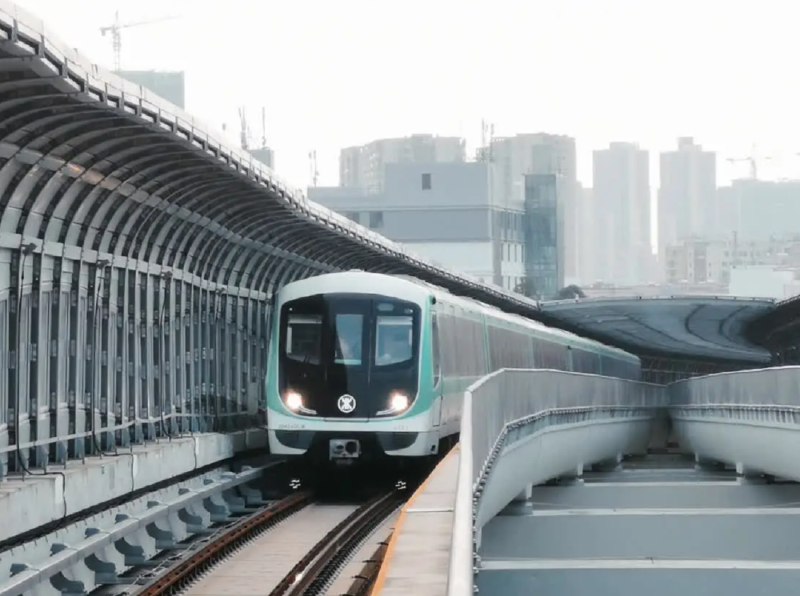 » 2、宁波地铁四期叫停 全国轨道交通审批停滞临近年终，各地轨道交通新开线路陆续明确，新一轮城市轨道交通规划也在陆续申报中
