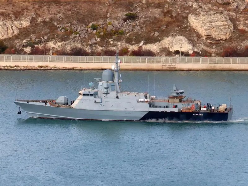 » 5. 乌克兰再次轰炸克里米亚 造船厂内俄舰受损乌克兰武装部队总司令办公室战略通信部当天在社交平台上发布消息称，当地时间4日晚，乌武装部队成功袭击了刻赤“海湾”造船厂和港口基础设施