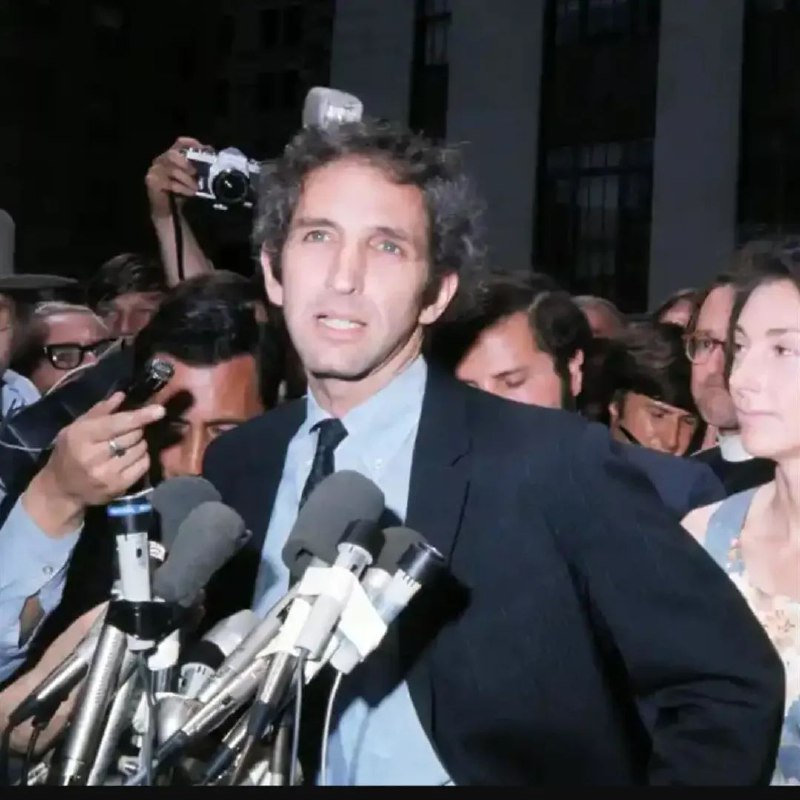 » 11. 五角大楼文件泄密者去世 曾引发尼克松下台五角大楼文件泄密者、美国前军事分析师丹尼尔·埃尔斯伯格在家中去世，终年92岁