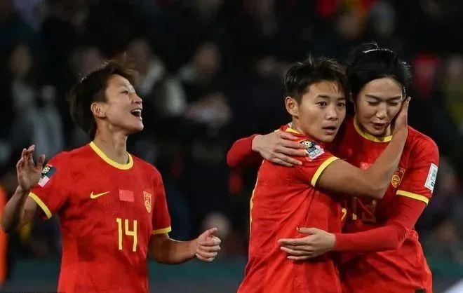 » 14、中国女足3战无运动战进球 世界杯首次小组即出局中国女足1-6不敌英格兰，以1胜2负积3分的成绩排名女足世界杯D组第3无缘小组出线