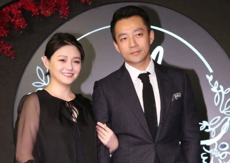 » 1、国台办关注汪小菲醉闹大S住所：失败的婚姻好聚好散台湾艺人徐熙媛（大S）与大陆商人汪小菲离婚纠纷持续引发关注