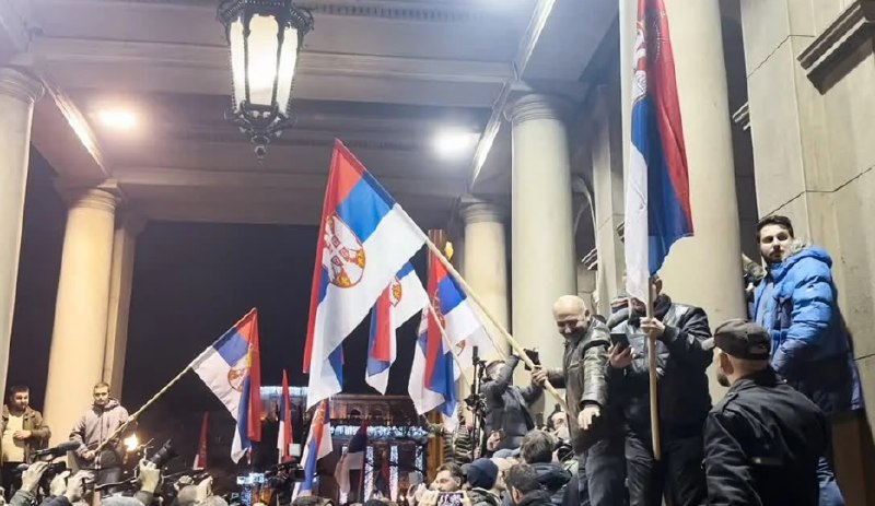 » 15. 塞尔维亚：俄罗斯情报制止“未遂颜色革命”当地时间12月24日，塞尔维亚首都贝尔格莱德爆发暴力示威