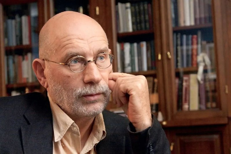 » 15、因批评俄乌战争，俄罗斯著名侦探作家被列入恐怖分子名单在著名作家格里戈里·奇哈蒂什维利（笔名鲍里斯·阿库宁）批评乌克兰战争之后，俄罗斯政府将他列入了“恐怖分子和极端分子”名单