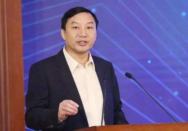 » 5. 上交所原副总经理刘逖被开除公职：在企业发行上市等方面为他人谋取不正当利益刘逖身为领导干部，以资本市场“专家学者”自居，忽视政治要求和纪律规定；严重违反中央八项规定精神，多次接受监管服务对象高档宴请，收受可能影响公正行使公权力的礼品礼金；篡改、伪造个人档案资料，以“假离婚”欺骗组织，不按规定报告个人有关事项；滥用职权，利用职务便利侵吞公共财物；以影子股东入股多家拟上市公司，在企业发行上市等方面为他人谋取不正当利益，并非法收受财物，数额巨大