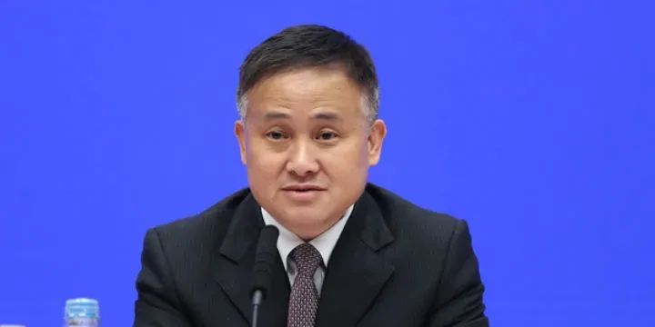 » 5、央行副行长、国家外汇局局长长潘功胜任央行党委书记2023年7月1日下午，中国人民银行召开领导干部会议