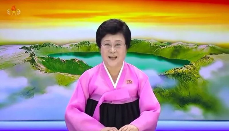 » 5、普京金正恩通电话 朝鲜82岁播音员李春姬返岗报道当地时间12日，俄罗斯总统普京与朝鲜劳动党总书记、国务委员长金正恩通电话